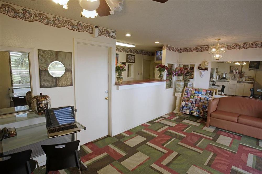 Americas Best Value Inn Буда Интерьер фото